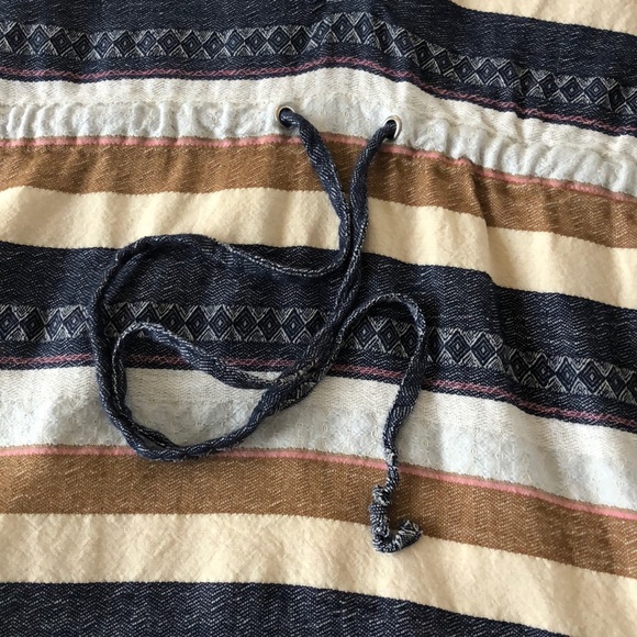 Light weight Mudpie women’s dress, drawstring - Picture 4 of 6